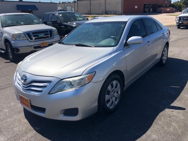 Toyota Camry Vehicle Full-screen Gallery Image 21