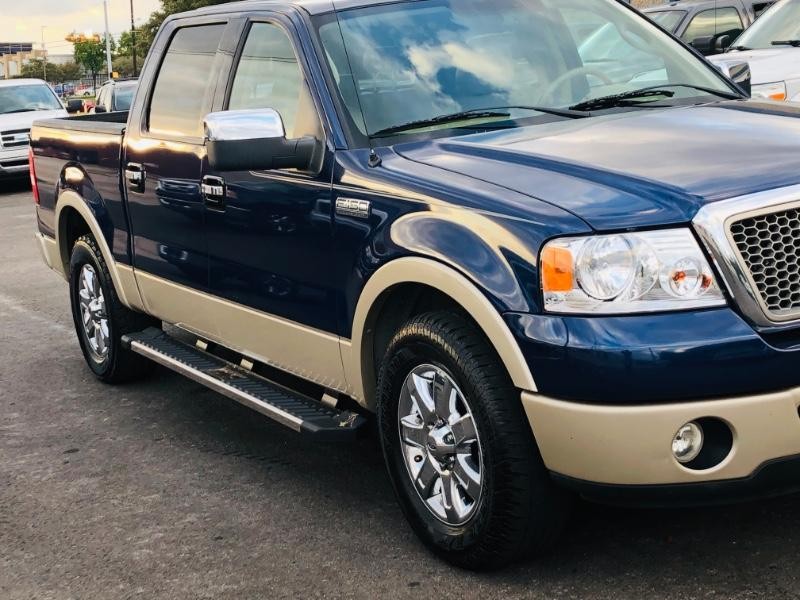 Ford F-150 Vehicle Full-screen Gallery Image 17