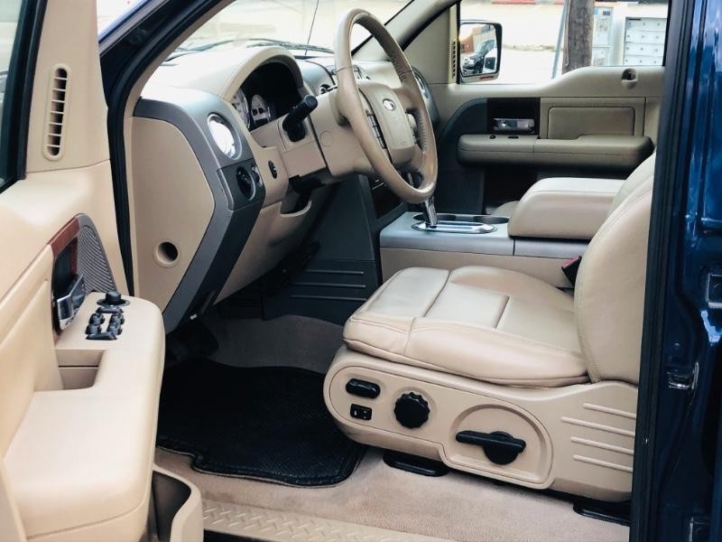 Ford F-150 Vehicle Full-screen Gallery Image 21