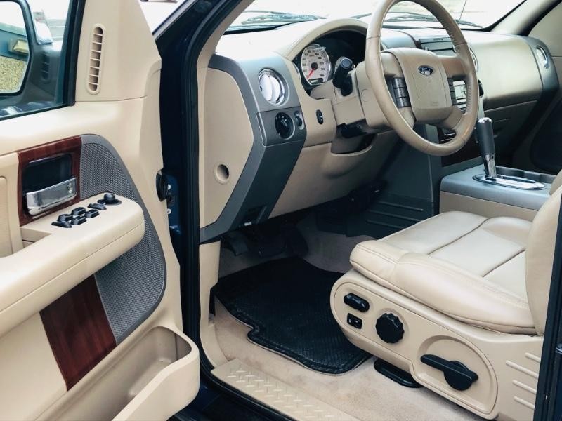 Ford F-150 Vehicle Full-screen Gallery Image 22