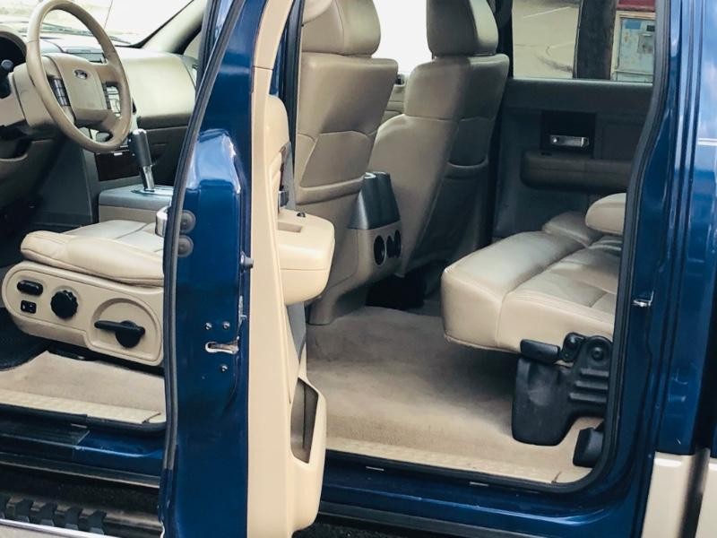 Ford F-150 Vehicle Full-screen Gallery Image 23