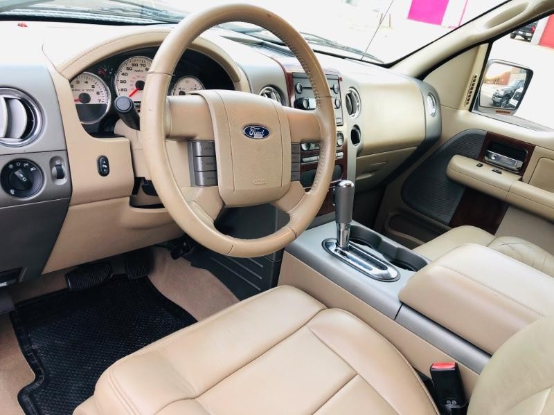 Ford F-150 Vehicle Full-screen Gallery Image 30