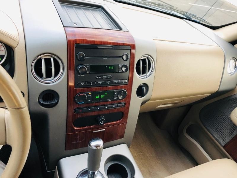 Ford F-150 Vehicle Full-screen Gallery Image 35