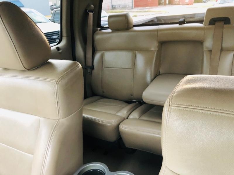 Ford F-150 Vehicle Full-screen Gallery Image 36