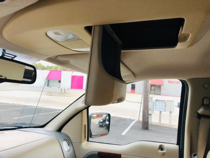 Ford F-150 Vehicle Full-screen Gallery Image 37