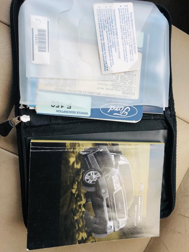 Ford F-150 Vehicle Full-screen Gallery Image 38