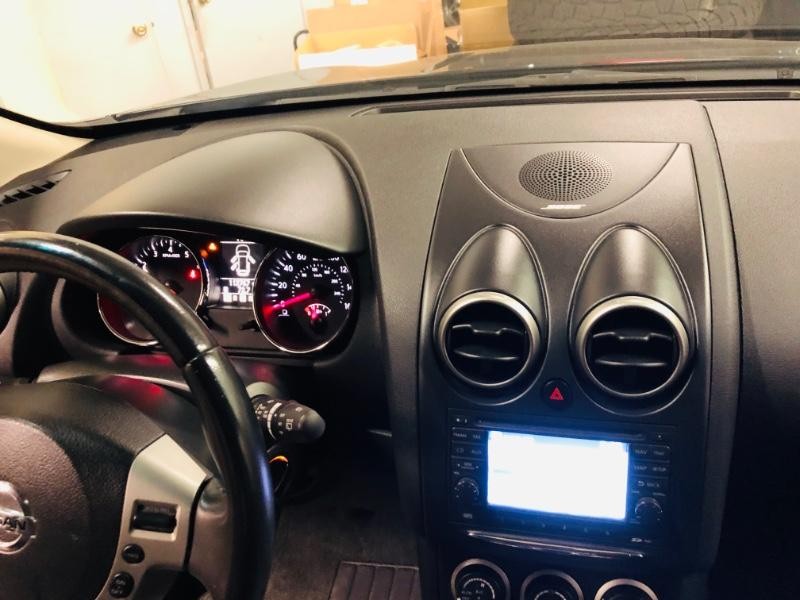 Nissan Rogue Vehicle Full-screen Gallery Image 14