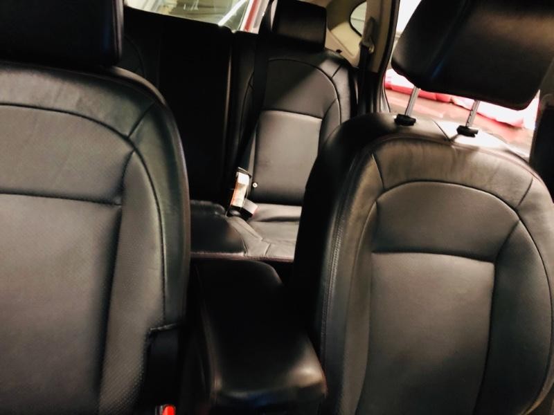 Nissan Rogue Vehicle Full-screen Gallery Image 15