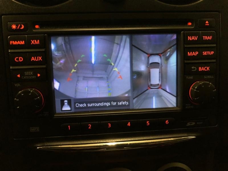 Nissan Rogue Vehicle Full-screen Gallery Image 19