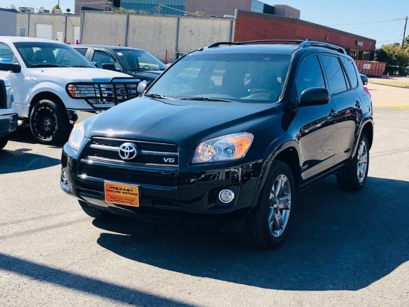 Toyota RAV4 Vehicle Full-screen Gallery Image 03