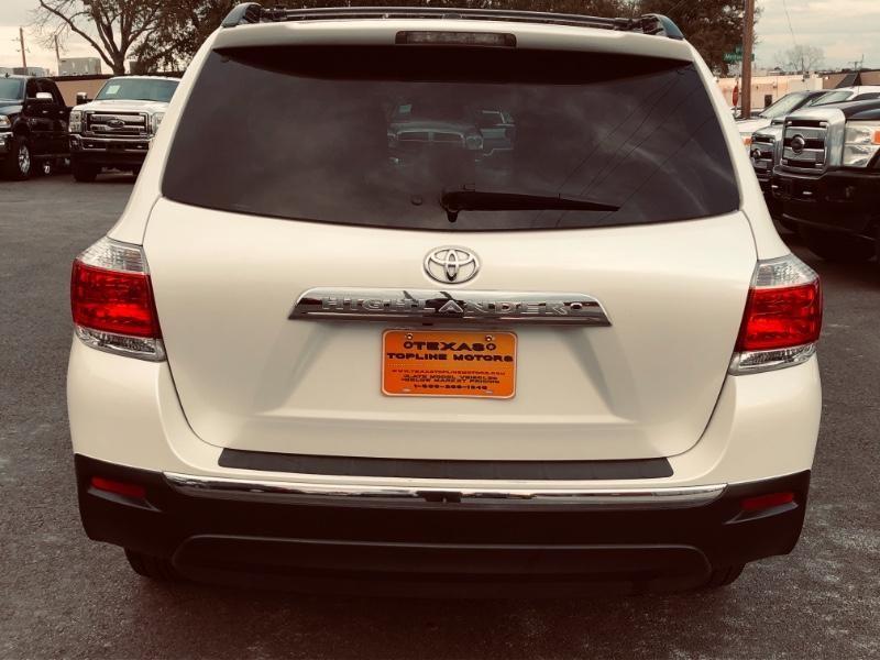 Toyota Highlander Vehicle Full-screen Gallery Image 8