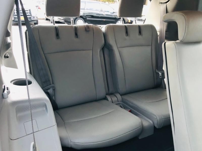 Toyota Highlander Vehicle Full-screen Gallery Image 25