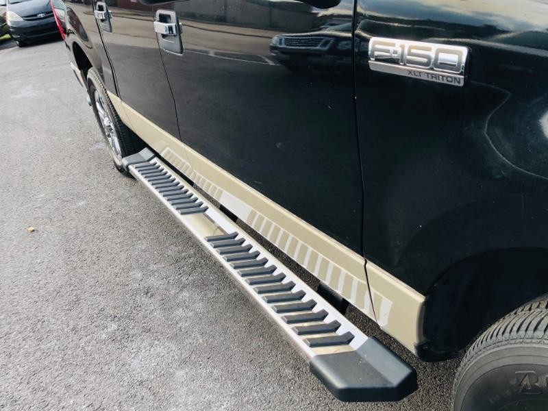 Ford F-150 Vehicle Full-screen Gallery Image 14