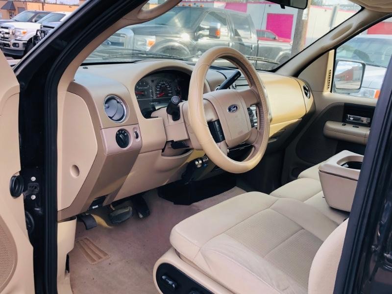 Ford F-150 Vehicle Full-screen Gallery Image 19