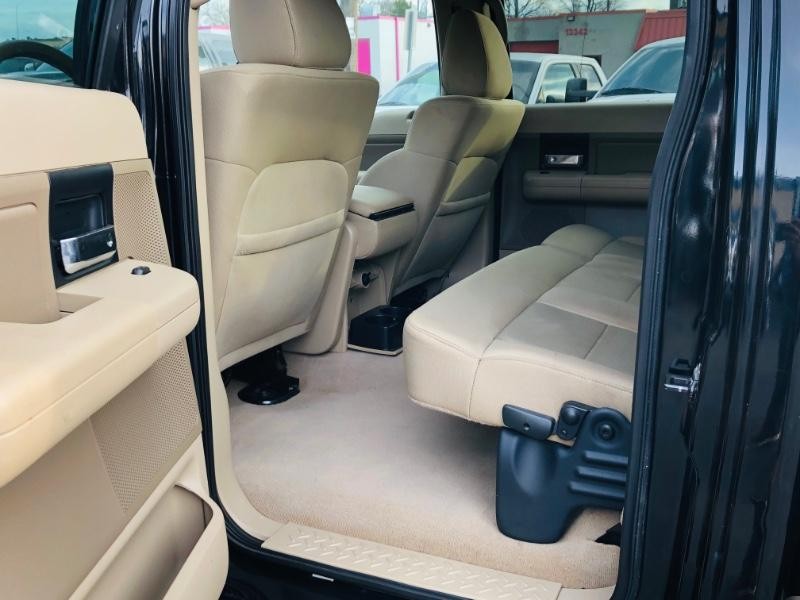 Ford F-150 Vehicle Full-screen Gallery Image 20