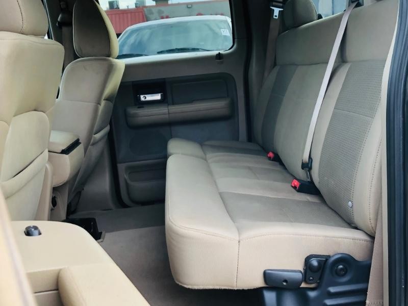 Ford F-150 Vehicle Full-screen Gallery Image 21