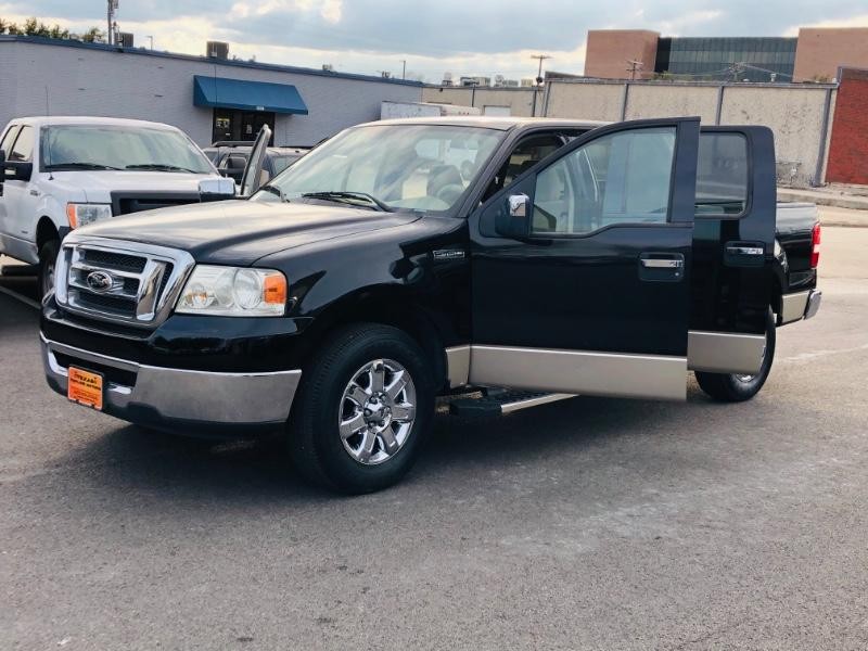 Ford F-150 Vehicle Full-screen Gallery Image 25