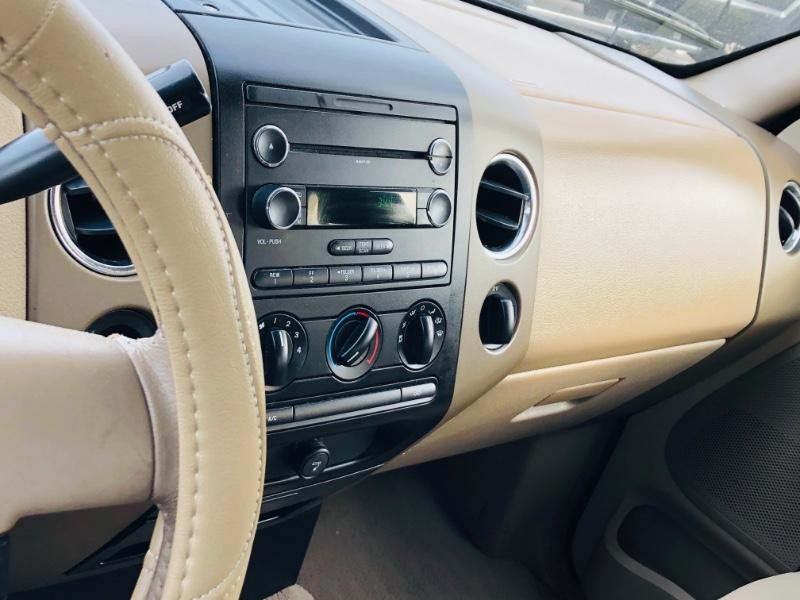 Ford F-150 Vehicle Full-screen Gallery Image 27