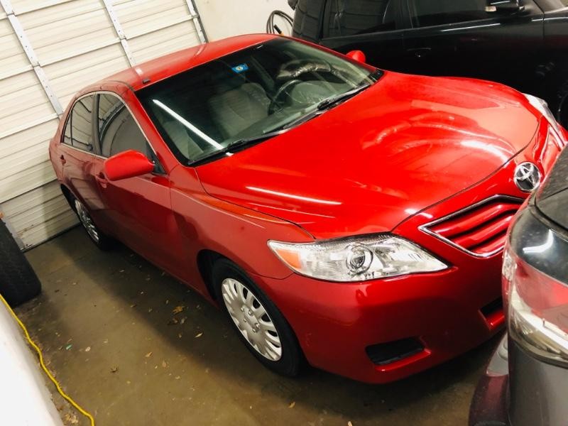 Toyota Camry Vehicle Full-screen Gallery Image 02