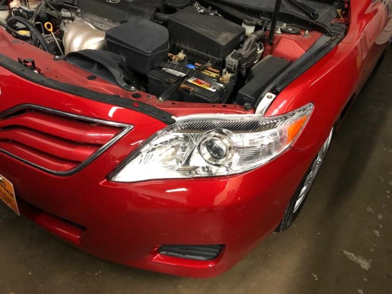 Toyota Camry Vehicle Full-screen Gallery Image 03