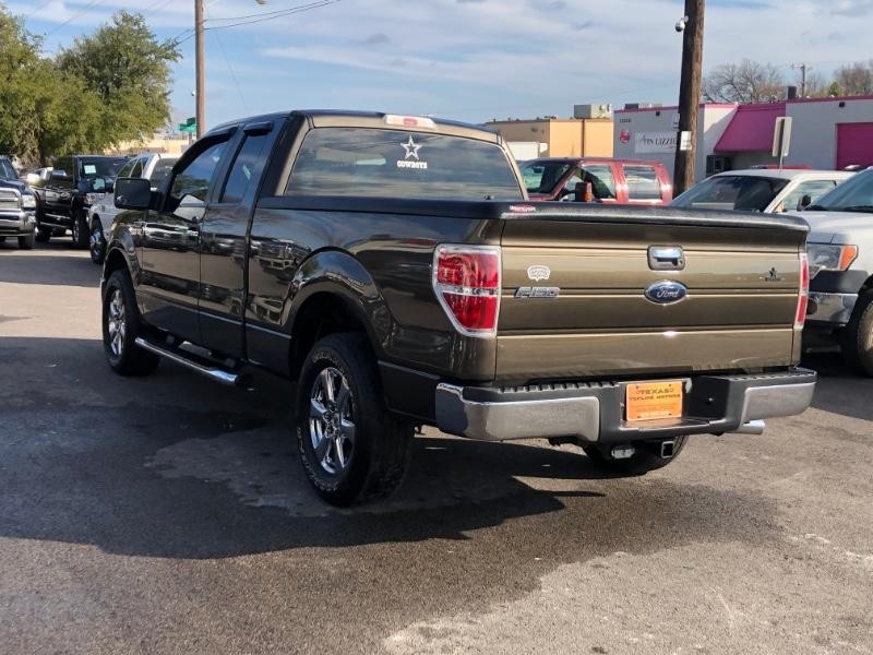 Ford F-150 Vehicle Full-screen Gallery Image 10