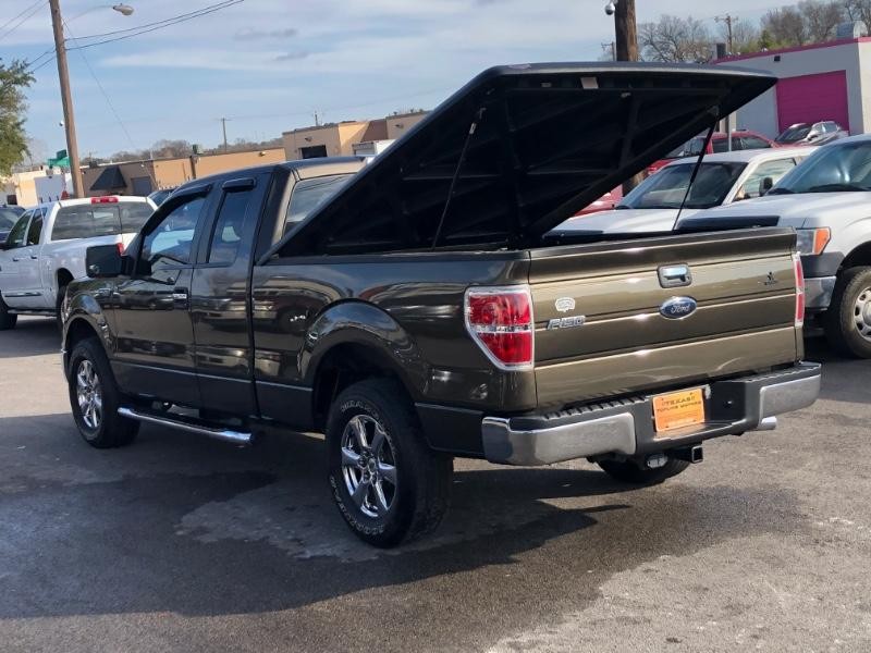 Ford F-150 Vehicle Full-screen Gallery Image 13