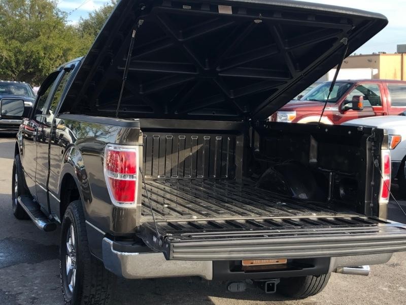 Ford F-150 Vehicle Full-screen Gallery Image 18