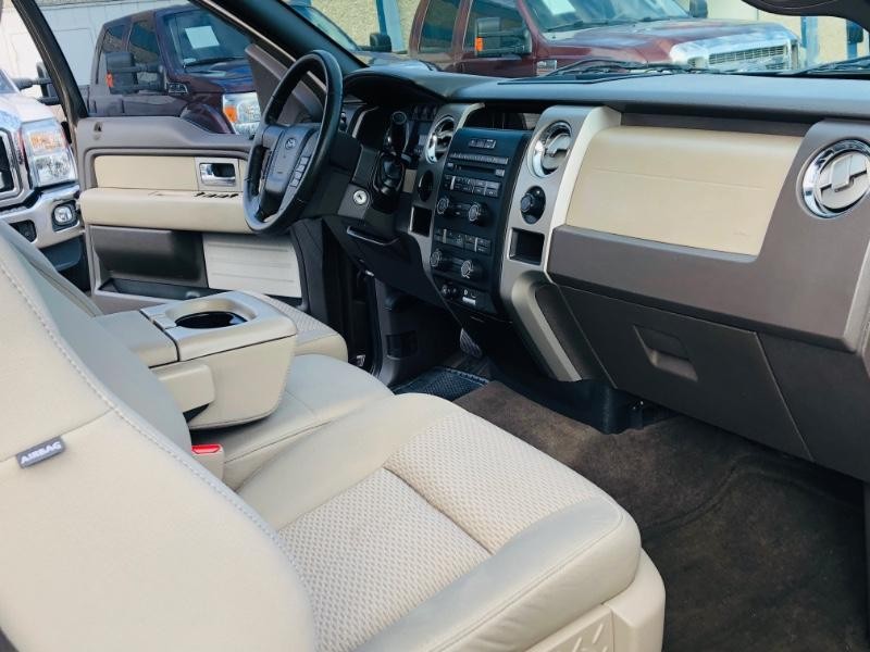 Ford F-150 Vehicle Full-screen Gallery Image 32