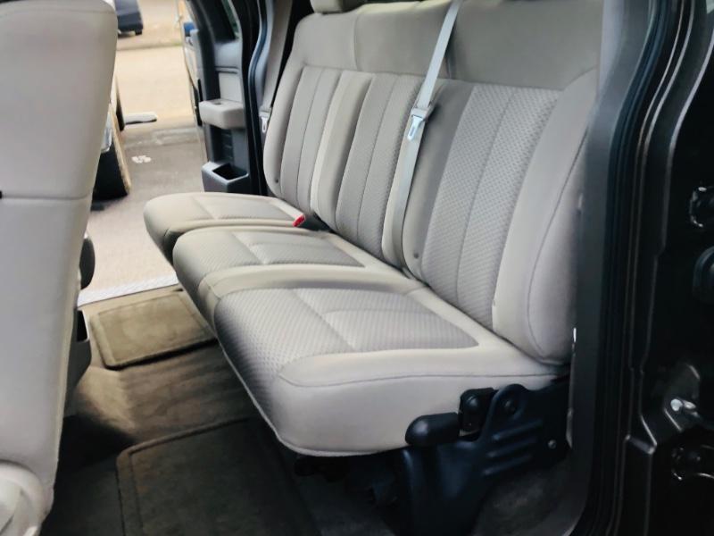 Ford F-150 Vehicle Full-screen Gallery Image 36