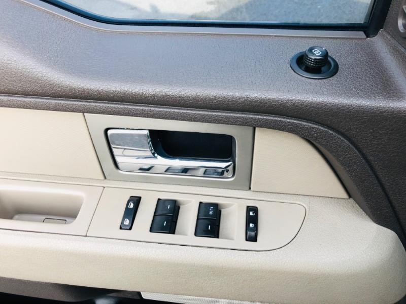 Ford F-150 Vehicle Full-screen Gallery Image 46