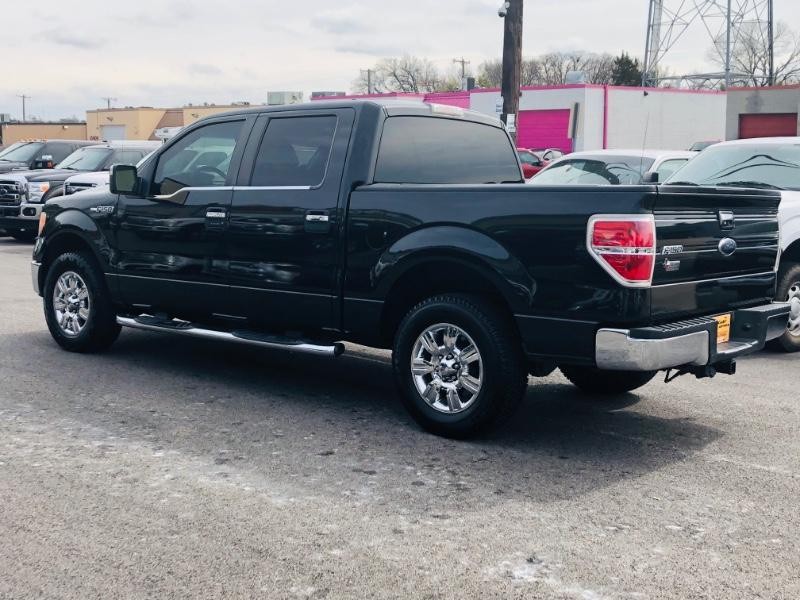 Ford F-150 Vehicle Full-screen Gallery Image 09