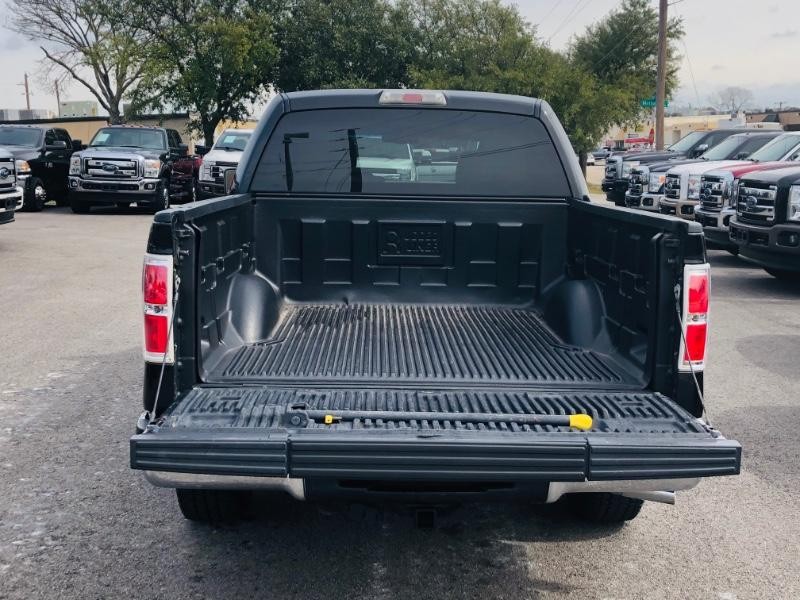 Ford F-150 Vehicle Full-screen Gallery Image 16