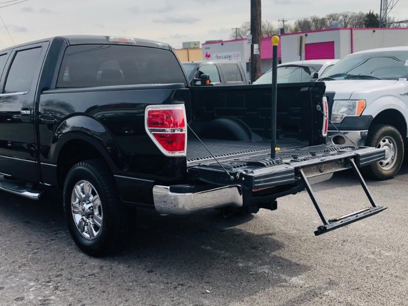 Ford F-150 Vehicle Full-screen Gallery Image 17