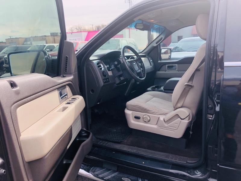 Ford F-150 Vehicle Full-screen Gallery Image 20