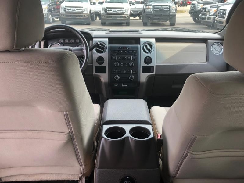 Ford F-150 Vehicle Full-screen Gallery Image 23