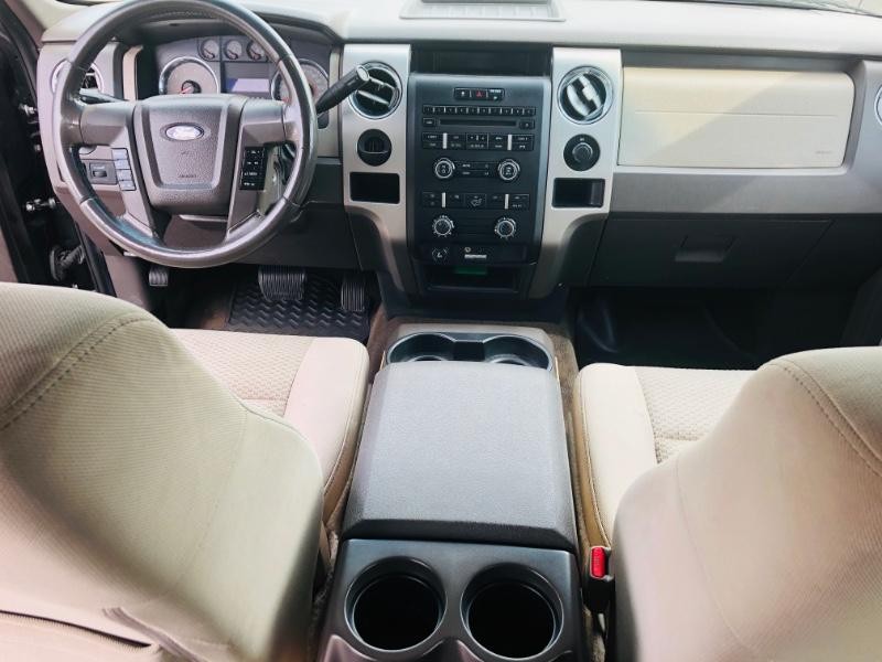 Ford F-150 Vehicle Full-screen Gallery Image 24