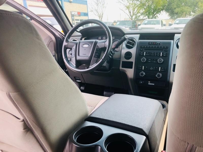 Ford F-150 Vehicle Full-screen Gallery Image 25