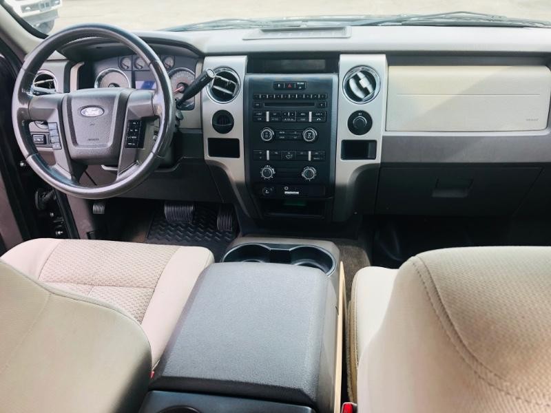 Ford F-150 Vehicle Full-screen Gallery Image 28