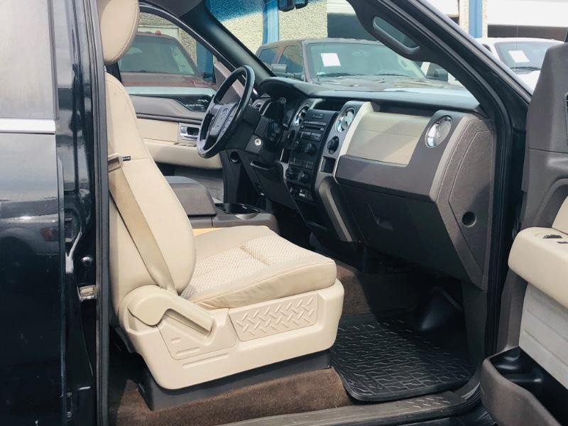 Ford F-150 Vehicle Full-screen Gallery Image 29