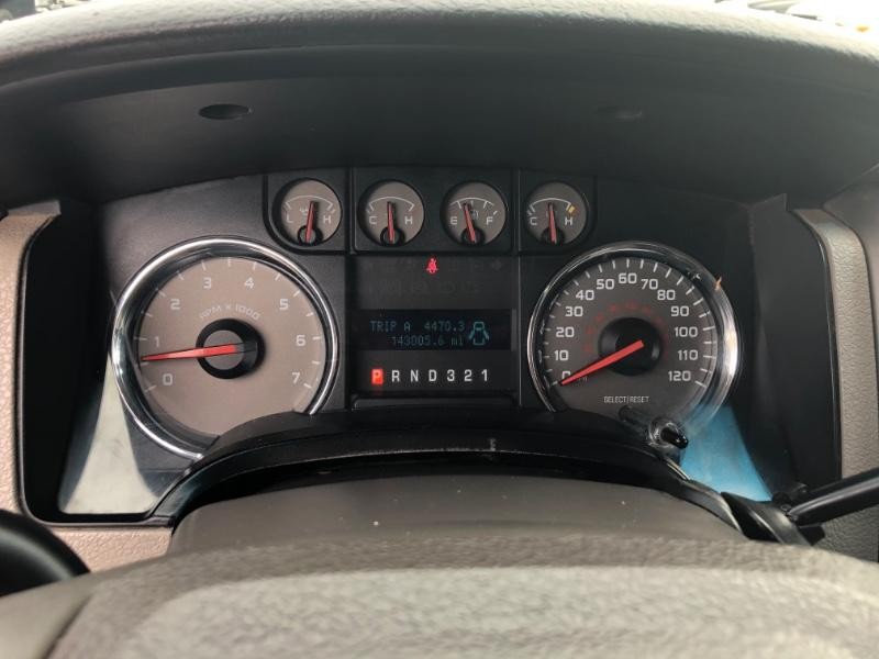 Ford F-150 Vehicle Full-screen Gallery Image 32