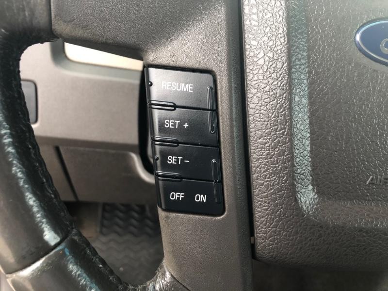 Ford F-150 Vehicle Full-screen Gallery Image 34