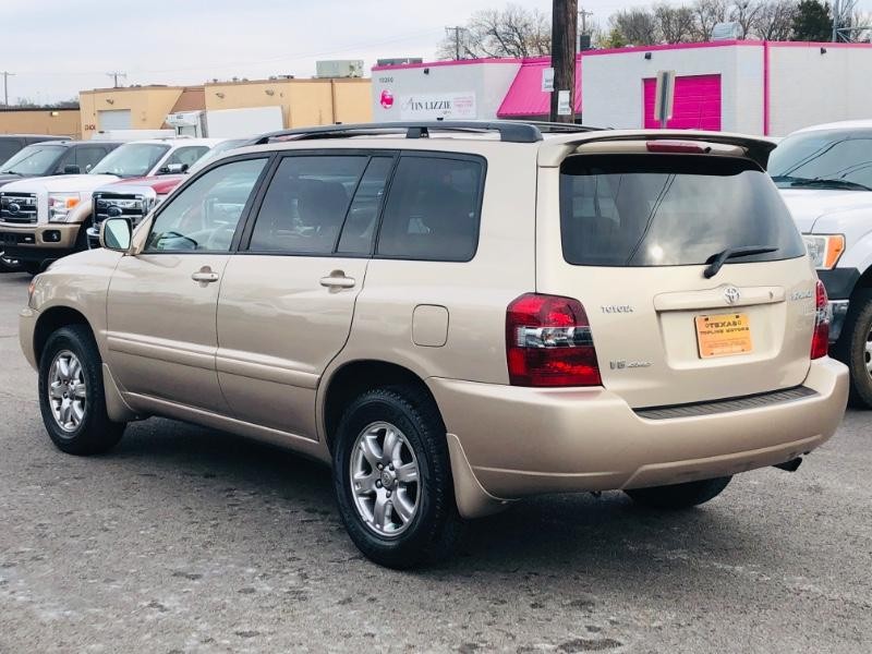 Toyota Highlander Vehicle Full-screen Gallery Image 7