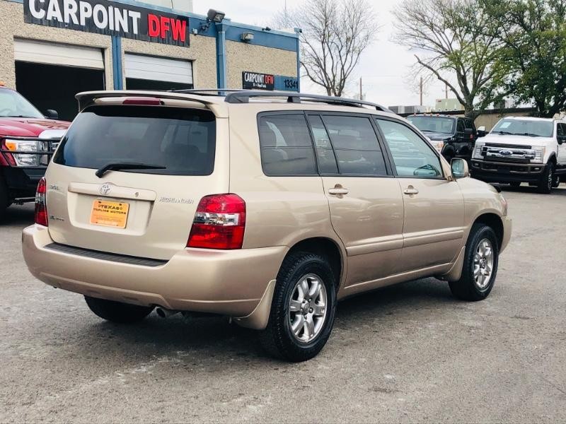 Toyota Highlander Vehicle Full-screen Gallery Image 11