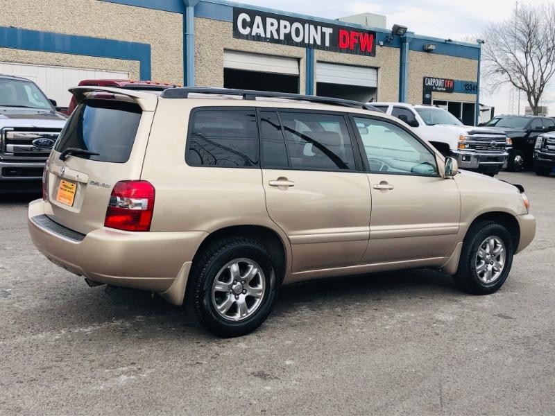 Toyota Highlander Vehicle Full-screen Gallery Image 12