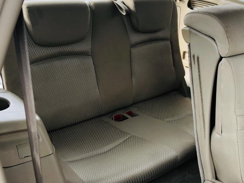 Toyota Highlander Vehicle Full-screen Gallery Image 22