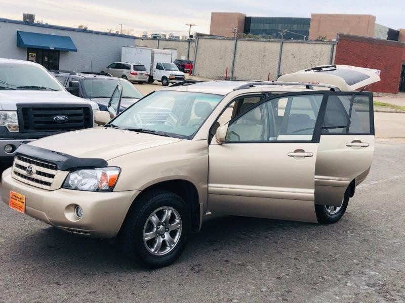 Toyota Highlander Vehicle Full-screen Gallery Image 28