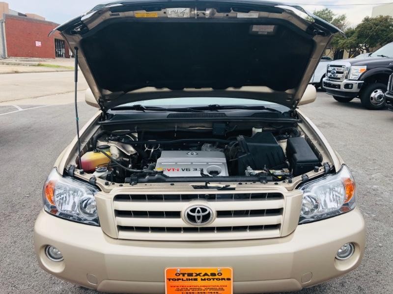 Toyota Highlander Vehicle Full-screen Gallery Image 33