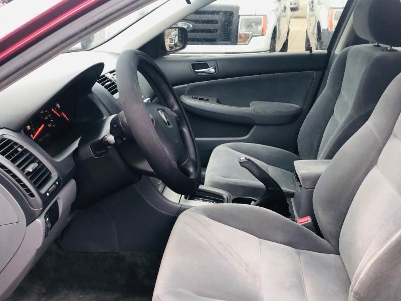 Honda Accord Sedan Vehicle Full-screen Gallery Image 10