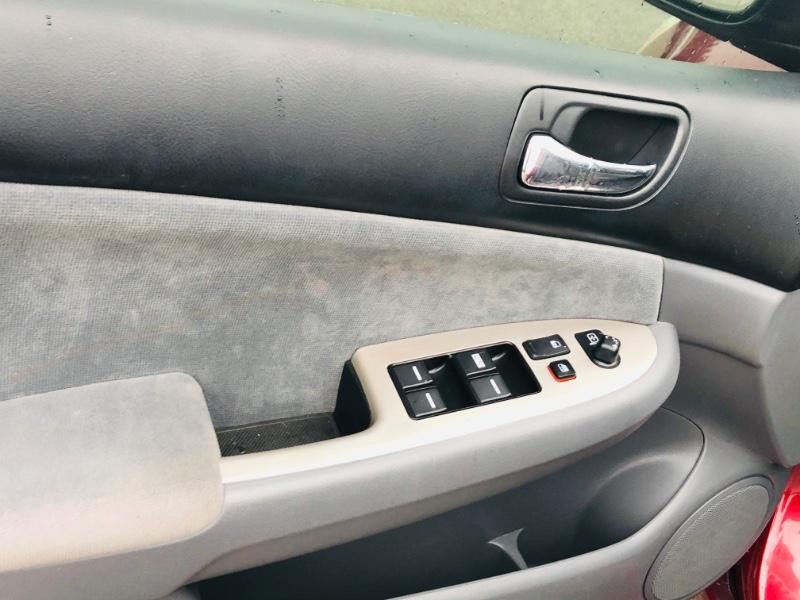 Honda Accord Sedan Vehicle Full-screen Gallery Image 12