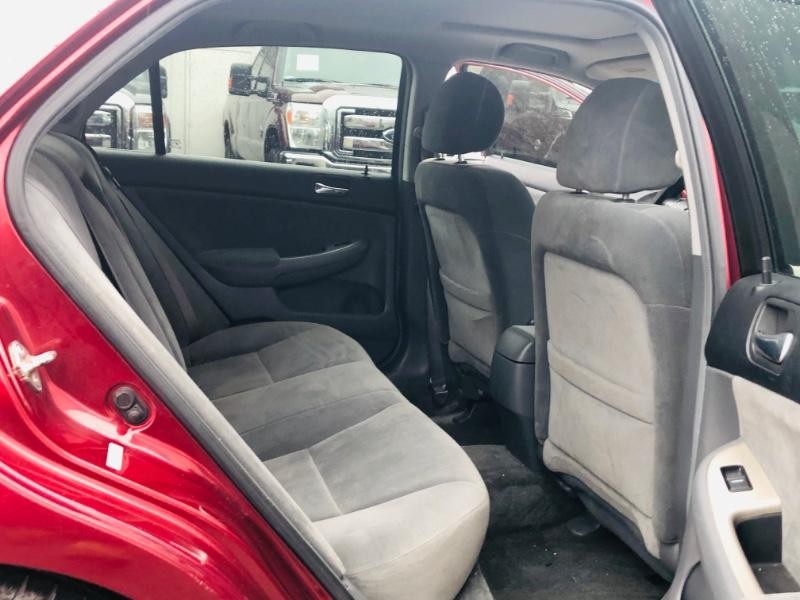 Honda Accord Sedan Vehicle Full-screen Gallery Image 14